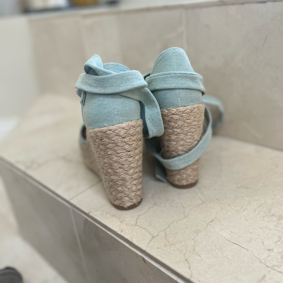 Lulu’s lace up wedge shoes - Picture 7 of 8